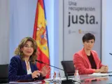 Las ministras de Transportes y Política Territorial, Raquel Sánchez e Isabel Rodríguez.