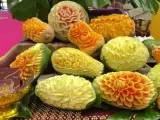 El tallado de fruta tailandés, una técnica centenaria con orígenes en la realeza