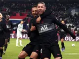 Sergio Ramos celebra su primer gol con el PSG.