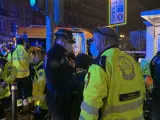 Cuatro apuñalamientos, ninguno relacionado entre sí, marcan una jornada trágica en Madrid. Las peleas entre jóvenes durante la noche del sábado se saldaron con la vida de dos personas de 25 años y de 15 años y dejaron a otros dos heridos de gravedad, esta vez de 17 años y 24 años.