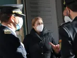 La delegada de Seguridad y Emergencias y portavoz del Ayuntamiento de Madrid, Inmaculada Sanz, habla con unos agentes de Policía AYUNTAMIENTO DE MADRID 04/2/2022