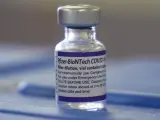 06 February 2022, El Salvador, San Salvador: A view of a vial containing a dose of the Pfizer Coronavirus (Covid-19) vaccine. Photo: Camilo Freedman/ZUMA Press Wire/dpa Camilo Freedman/ZUMA Press Wire/ DPA 06/2/2022 ONLY FOR USE IN SPAIN