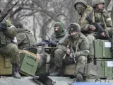 Militares rusos en Armyansk, en la parte norte de Crimea.
