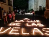 Arbancón es uno de los pueblos más pintorescos de la provincia de Guadalajara. Esto es así por su ventajosa situación geográfica (a las puertas de la Ruta de la Arquitectura Negra y cerca de la Ruta del Románico Rural), y por sus tradiciones. Una de ellas ilumina la localidad con más de 8.000 velas durante dos noches de verano.