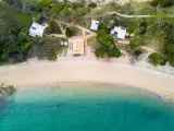 Esta isla se encuentra en un entorno privilegiado. Concretamente, en el grupo de islas de la Bah&iacute;a Keppel de la Gran Barrera de Coral del Sur, en Queensland, Australia. Un paraje que enamora. (Foto: Private Islands INC)