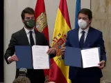 Ma&ntilde;ueco y Garc&iacute;a-Gallardo firman el acuerdo de Gobierno en CyL