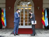 El presidente del Gobierno, Pedro S&aacute;nchez, y el presidente de la Xunta de Galicia, Alberto N&uacute;&ntilde;ez Feij&oacute;o.