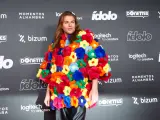 Eduardo Navarrete vestido de Ágatha Ruiz de la Prada en los premios Ídolo.