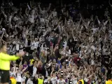 Aficionados del Eintracht en el Camp Nou.