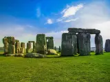 Aunque este monumento es espectacular, lo cierto es que los visitantes se tienen que conformar con verlo desde lejos y adem&aacute;s suele estar abarrotado de turistas. Ni se disfruta la experiencia, ni merece tanto la pena.