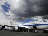 El presidente de EE UU, Joe Biden, puede vivir y gobernar desde el aire en un Boeing E-4 Advanced Airborne Command Post (Puesto de Mando Aerotransportado Avanzado). Hay sitio para él y para su gabinete tras un holocausto nuclear (Doomsday), aunque en origen está pensado para el Presidente, el Secretario de Defensa y el personal militar de alto rango (para gestionar desde el aire la guerra que se estaría librando).