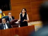 La presidenta de la Comunidad de Madrid, Isabel D&iacute;az Ayuso, este jueves interviniendo en la Asamblea de Madrid.