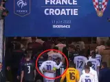 Modric pide la camiseta a Mbappé.