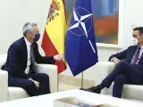 Jens Stoltenberg y Pedro Sánchez en una reunión para ultimar la preparación de la cumbre en mayo.