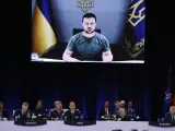 El presidente del Ucrania, Volodímir Zelenski, interviene por videoconferencia en la primera jornada de la cumbre de la OTAN