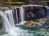 Así es la espectacular cascada que esconde el interior de Burgos