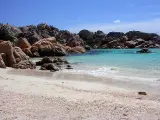 Playa de Cala Coticcio, en Cerde&ntilde;a.