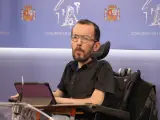 El portavoz de Unidas Podemos en el Congreso, Pablo Echenique, responde a los medios en una rueda de prensa previa a una Junta de Portavoces en el Congreso de los Diputados, a 17 de mayo de 2022, en Madrid (España). Durante la rueda de prensa se ha tratado la vuelta del Rey emérito a España el próximo 21 de mayo, tras cerca de dos años viviendo en Emiratos Árabes y después de hablar el pasado 15 de mayo por teléfono con Felipe VI, con el que acordó verse en Madrid a su regreso a España. 17 MAYO 2022;JUNTA;PORTAVOCES;CONGRESO Marta Fernández / Europa Press (Foto de ARCHIVO) 17/5/2022