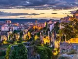 Hay muchas formas de recorrer Cuenca. A través de su arquitectura, su gastronomía o sus paisajes naturales son solo algunas opciones. Pero para quienes quieran ir un paso más allá, proponemos una ruta a través de los lugares más curiosos de la ciudad manchega, que nos dejará con ganas de volver para seguir descubriendo sus secretos.