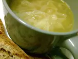 Una sopa de cebolla.