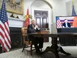 Imagen de archivo del encuentro telem&aacute;tico mantenido entre Joe Biden y Xi Jinping en noviembre de 2021.