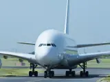 La aeronave Airbus A380 despegando