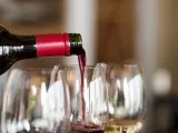 Los catadores de la Guía Peñín prueban más de 11.000 vinos al año