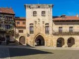 Plaza Mayor de Santillana de Mar.