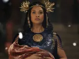 Cynthia Addai-Robinson como Míriel, reina de Númenor.