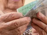 Por qu&eacute; los pensionistas no cobrar&aacute;n la 'paguilla' en 2023: este es el motivo