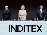 La presidenta de Inditex, Marta Ortega y el consejero Oscar García Maceiras en la Junta General de Accionistas de la compañía.