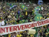Miles de seguidores del expresidente brasileño Jair Bolsonaro protestan en Río de Janeiro por el resultado de las elecciones.