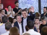 El presidente del Gobierno, Pedro Sánchez, con el presidente de Castilla-La Mancha, Emiliano García Page, en una imagen de archivo.