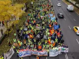 Decenas de personas participan en la manifestación de transportistas, a 14 de noviembre de 2022, en Madrid (España).