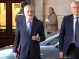 La Audiencia da diez días a Griñán y otros condenados en los ERE para ingresar en prisión