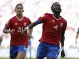 El costarricense Keysher Fuller celebra el gol de la victoria ante Japón.