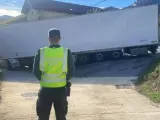 Camión atascado en Etulain, Navarra