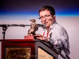 Carlos Moriano, recogiendo en el Festival Fantastika de Algeciras el premio al mejor corto Místico nacional por 'El semblante'.