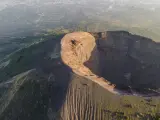 El Parque Nacional del Vesubio ocupa el territorio en torno al volc&aacute;n hom&oacute;nimo, al este de la ciudad de N&aacute;poles. El parque fue creado para salvaguardar todos los valores de la zona y lograr una correcta simbiosis entre la naturaleza y el hombre.