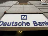 Cartel de Deutsche Bank en una sucursal de Madrid.