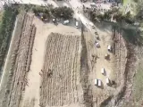 Imágenes a vista de dron de las tumbas cavadas en Hatay para las víctimas del terremoto en Turquía.