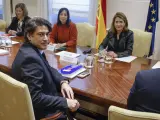 El consejero de Transportes e Infraestructuras de la Comunidad de Madrid, David Pérez, reunido con su homóloga en el ministerio, Raquel Sánchez.