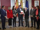 Luna (d), este martes, en la entrega de la Memoria de 2022 en Les Corts.