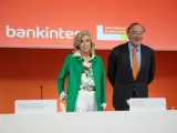 El presidente de Bankinter, Pedro Guerrero, y la consejera delegada de Bankinter, María Dolores Dancausa