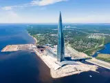El Lakhta Centre se alza como el edificio m&aacute;s alto de Europa, y es que sus dimensiones son colosales: 462 metros de altura. El rascacielos funciona como la sede del gigante energ&eacute;tico Gazprom.