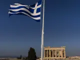 La banca griega lanza un dardo y congela los tipos hipotecarios variables hasta 2024.