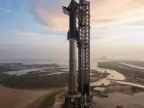 El gran cohete de Elon Musk explota en el aire unos segundos después de despegar.