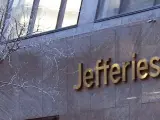Logo en las oficinas de Jefferies en Nueva York.