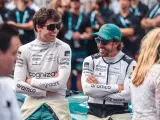 Lance Stroll y Fernando Alonso, pilotos de Aston Martin, antes del GP de Miami.