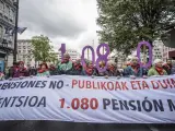 Miles de pensionistas se manifiestan en Euskadi y Navarra por la pensión de 1.080 euros